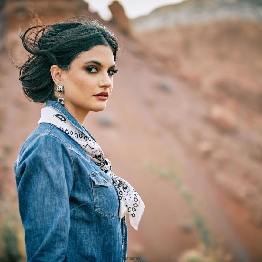 Ariat Farriday-Jeanshemd Frauen P4JJPR3010 blaues Licht Spitzen