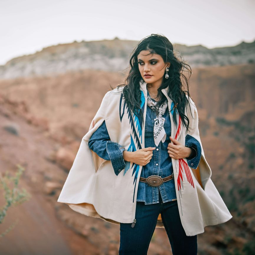 Ariat Cape-Chimayo-Mantel Frauen P4JJPR3518 Buttercreme Spitzen