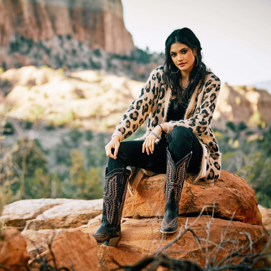 Ariat Der Miau-Pullover der Katze Frauen P4JJPR3315 Leopard Spitzen