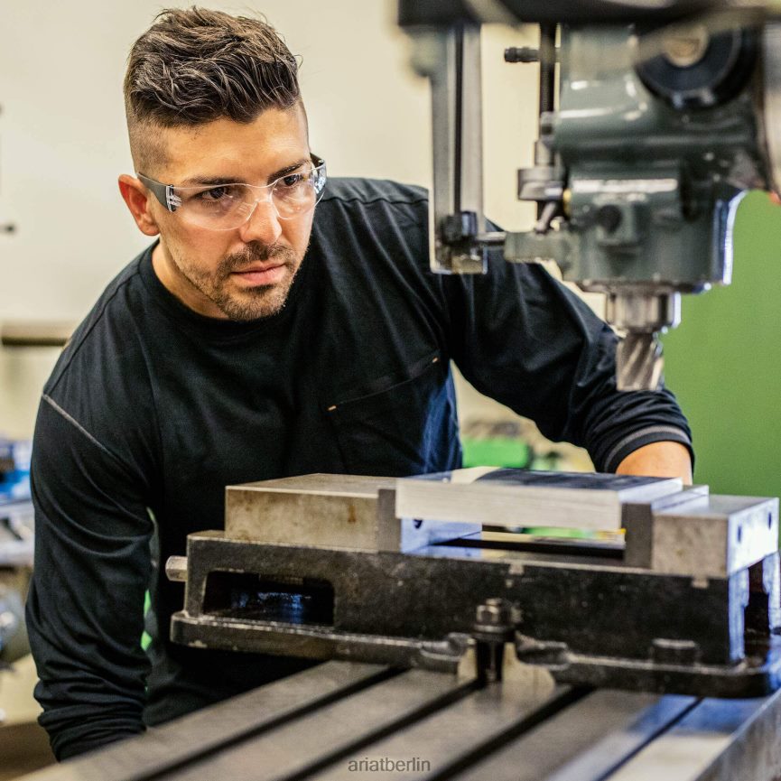 Ariat Bewehrungsarbeiter-T-Shirt Männer P4JJPR755 Schwarz Spitzen